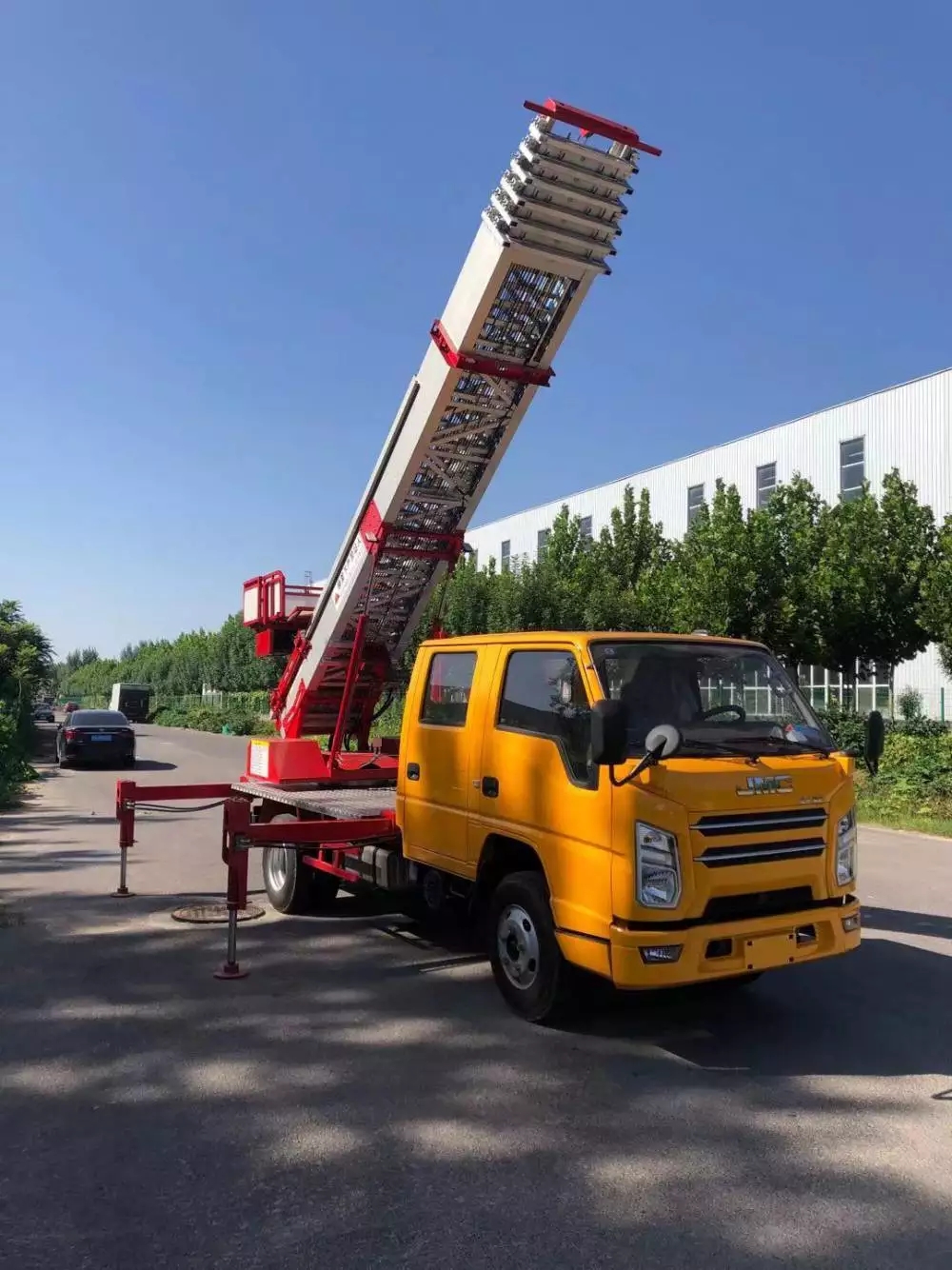 达川附近的云梯车出租服务：轻松解决高空作业需求