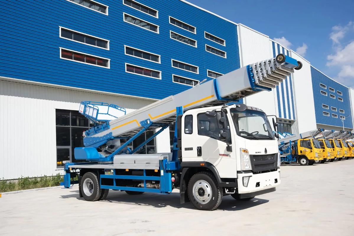 达川出租云梯车高空作业车 建筑垃圾搬运