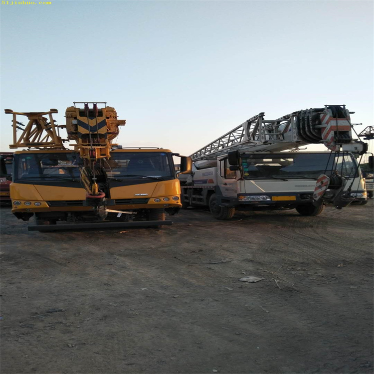 达川吊车吊挖机正确办法